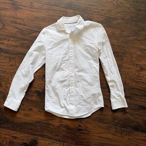 Amazon Essentials Men's White Long-Sleeve Button-Up Dress Shirt